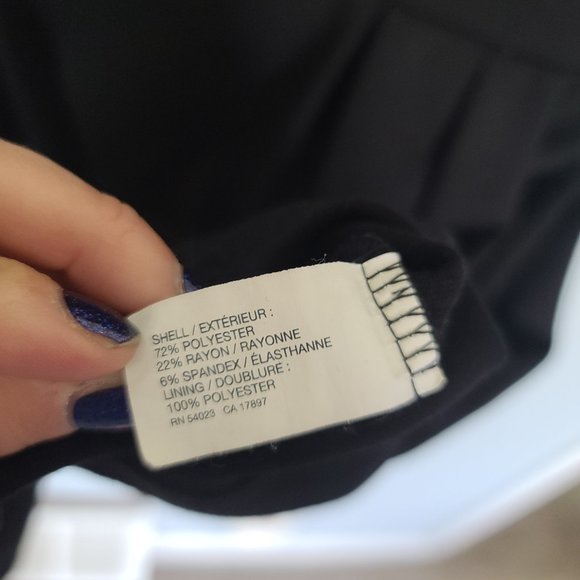 Black Gap V-Neck Knit Dress - Picture 3 of 3